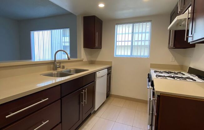 2 beds, 2 baths, 829 sqft, $2,068, Unit 219