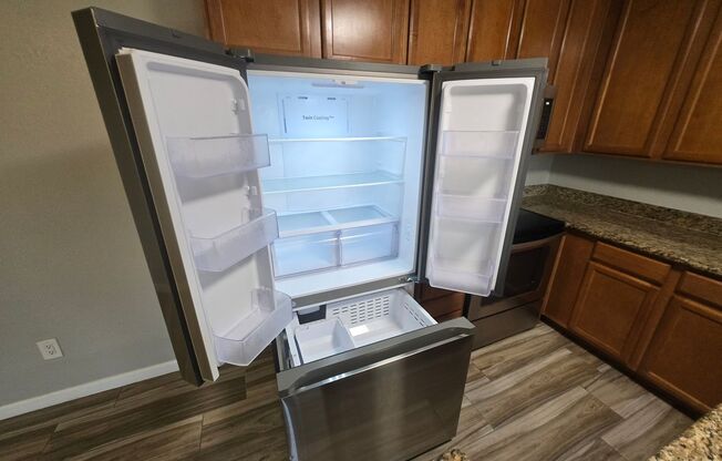 4 beds, 2 baths, $3,500, Unit Unit 113