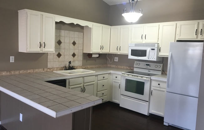 2 beds, 1 bath, $1,800