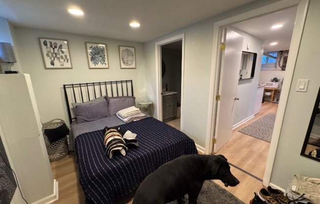 1217 W 37 ST