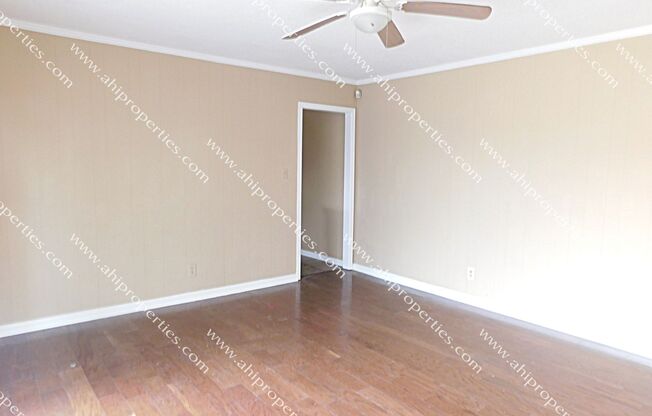 3 beds, 1 bath, $1,150