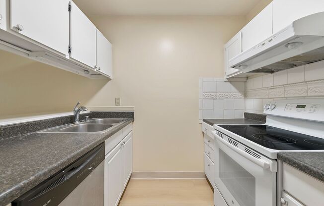 1 bedroom 1 bath condo in heart of Silicon Valley.