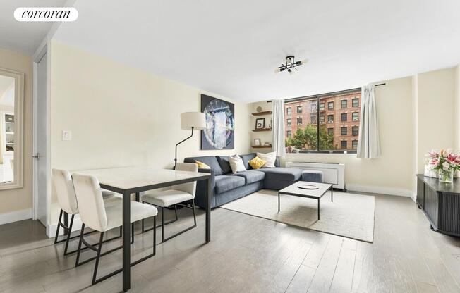 2 beds, 2 baths, 950 sqft, $8,000, Unit 5K