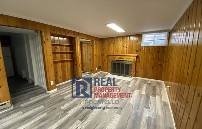 1420/1422 E Elm St