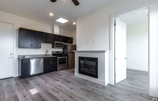 1 bed, 1 bath, 472 sqft, $1,399, Unit 1403