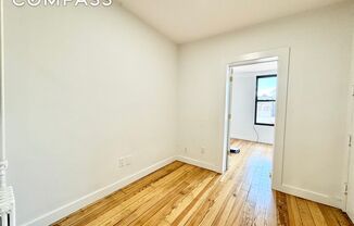 2 beds, 1 bath, $2,700, Unit 2R