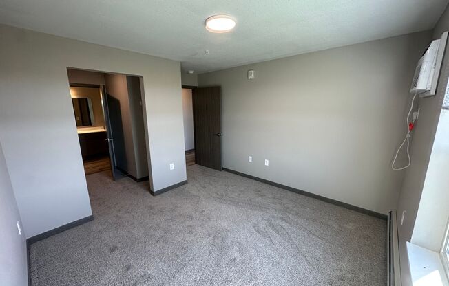 3 beds, 2 baths, 1,229 sqft, $1,730, Unit 122