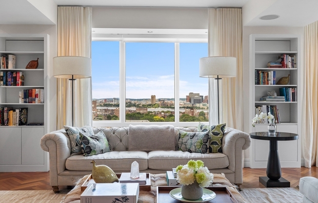 4 beds, 3.5 baths, 3,246 sqft, $35,000, Unit 19E