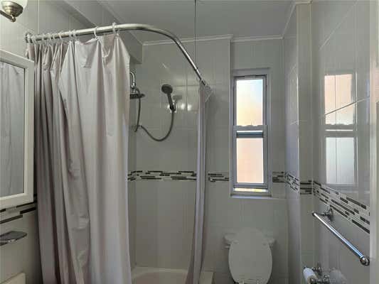 2 beds, 1 bath, 900 sqft, $2,400, Unit 3H