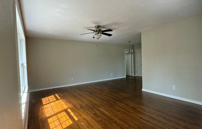 Beautiful 3 bedroom 2.5 bath 2 living rooms and 1 car attached garage!