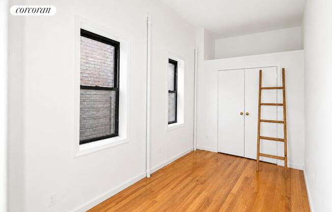 15 W 100 ST