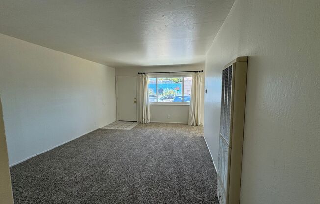 2 beds, 1 bath, 700 sqft, $2,375, Unit A