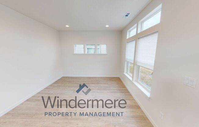 2 beds, 1 bath, 880 sqft, $1,695, Unit 327 People's