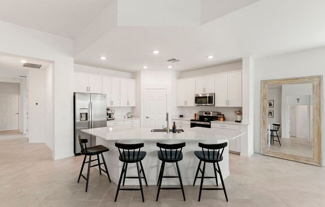 3 beds, 2 baths, $2,950, Unit #201