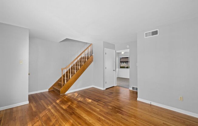 2 beds, 1.5 baths, 830 sqft, $1,300, Unit 9774 Lynntown Court