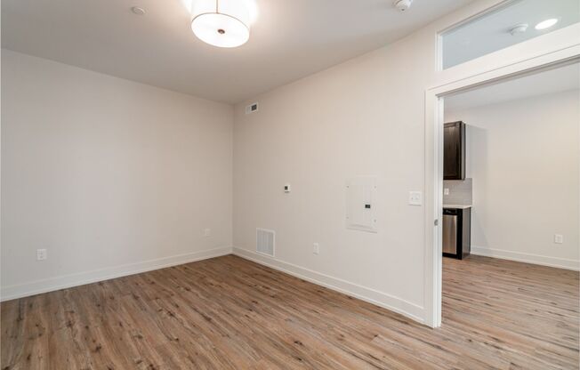 Studio, 1 bath, $1,315, Unit 1050 N 4th St. Apt. 307