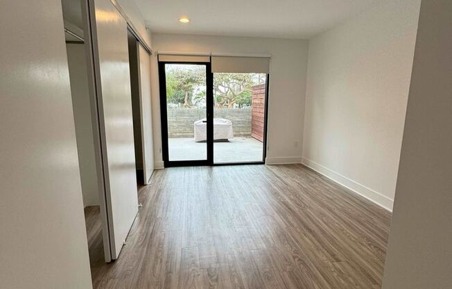 2 beds, 1.5 baths, 948 sqft, $8,500, Unit A103