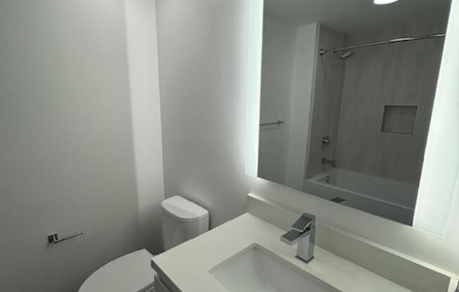 2 beds, 2 baths, 840 sqft, $3,495, Unit PH01