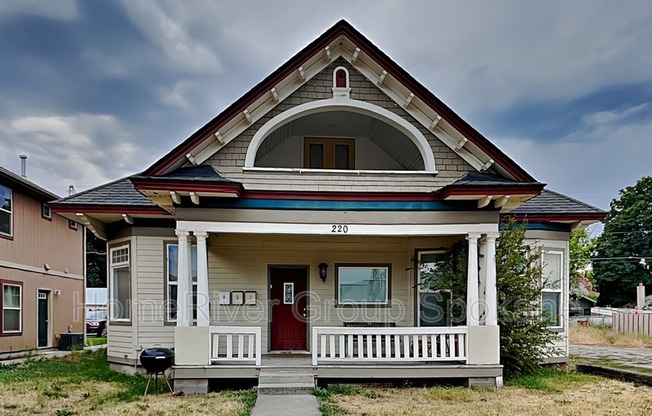 220 E ERMINA AVE