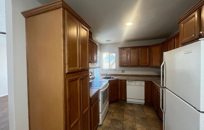 2 beds, 2 baths, $1,325