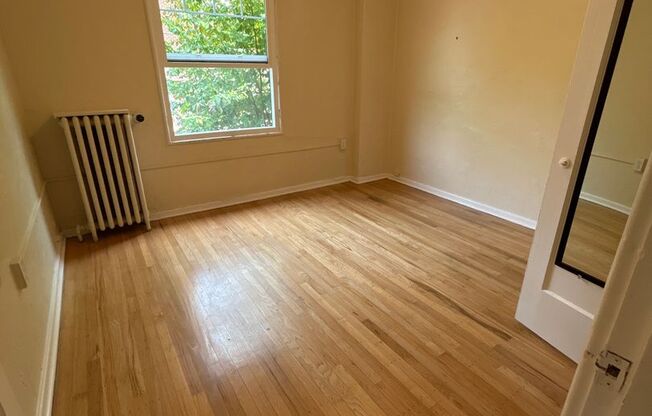 1 bed, 1 bath, 590 sqft, $2,095, Unit 13