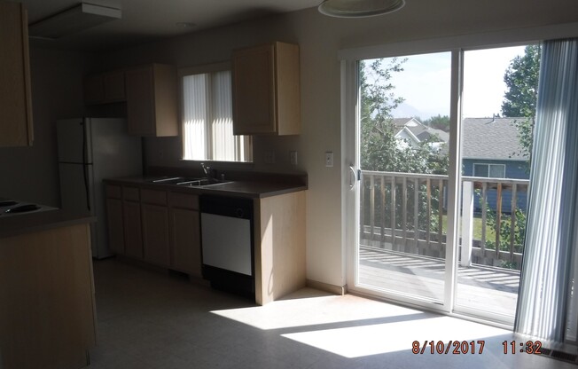 2 beds, 1.5 baths, $1,825, Unit 240C