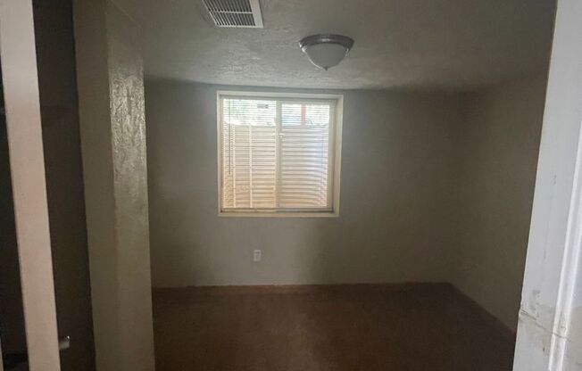 2 beds, 1 bath, 1,470 sqft, $1,330, Unit 2