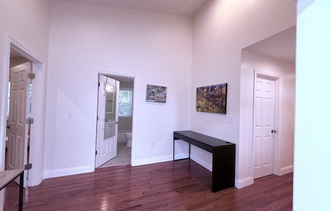 3 beds, 2 baths, 1,600 sqft, $6,300, Unit 201