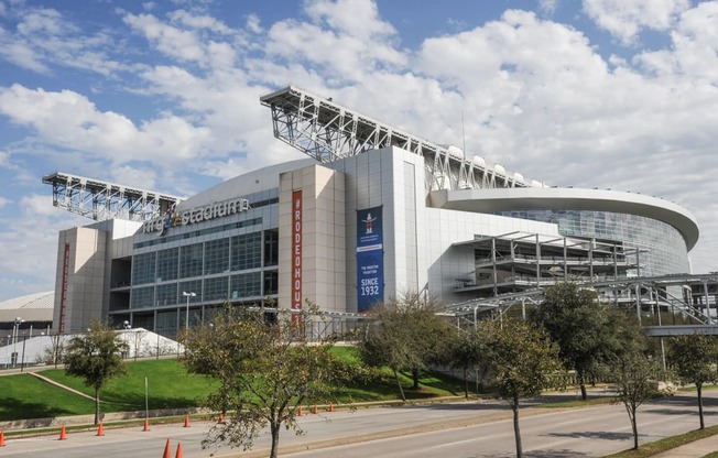Easy Access To NRG Stadium from Windsor at West University, Houston, 77005
