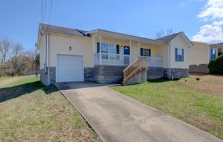 Three Bedroom Close to Post