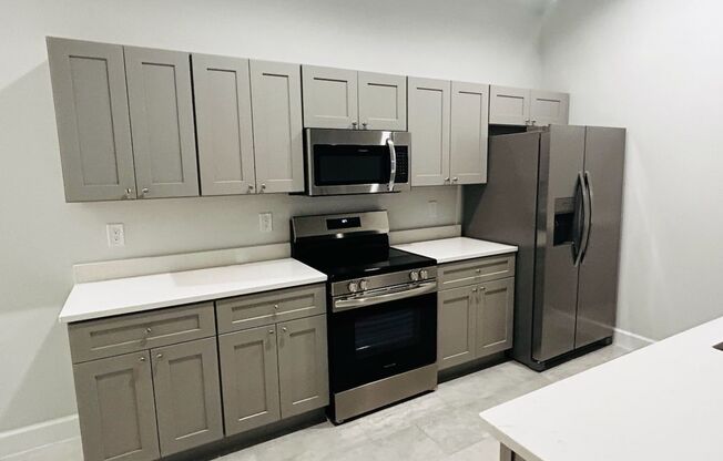 4608-4610 SW 8th Ct
