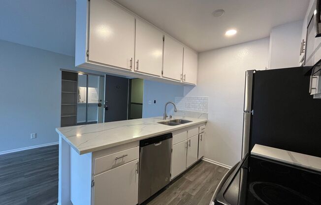 1 bed, 1 bath, 695 sqft, $1,698, Unit 303