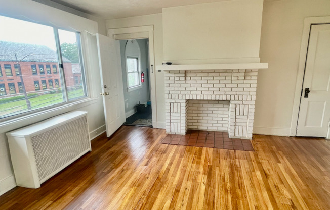 2357 Brownsville Road (Full Service)