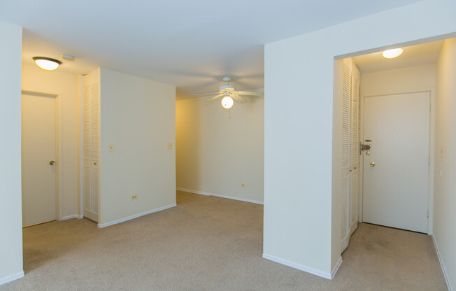 1 bed, 1 bath, 700 sqft, $1,825, Unit 420