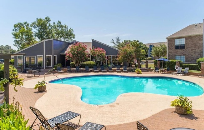 swimming pool at Mill Creek Apartments