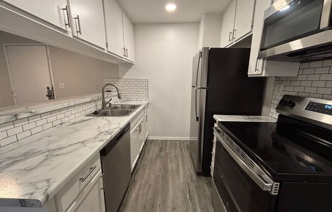 1 bed, 1 bath, 695 sqft, $1,498, Unit 126