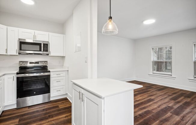 1 bed, 1 bath, 550 sqft, $2,100