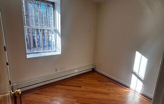 3 beds, 1 bath, $6,500, Unit GARDEN