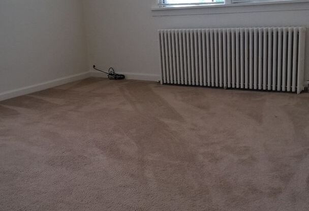 2 beds, 1 bath, 775 sqft, $1,095, Unit 627 Southcrest Drive #4