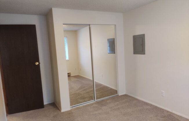 2 beds, 1 bath, 825 sqft, $1,650, Unit B