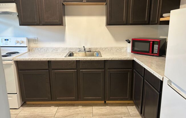 829 Indiana - 2/Bed 1/Bath - $1,000/month