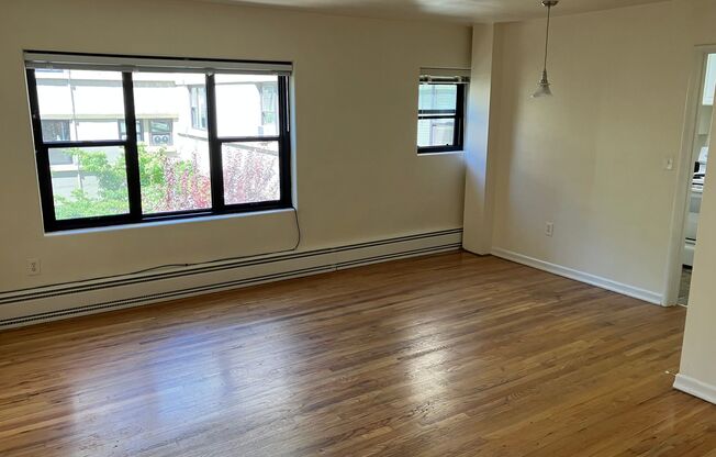 Bay Ridge Court (Cobblestone Court)