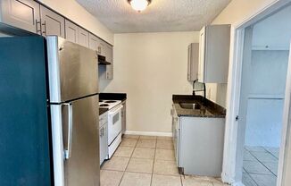 2 beds, 1 bath, 720 sqft, $1,295, Unit 1572 Cypress Dr