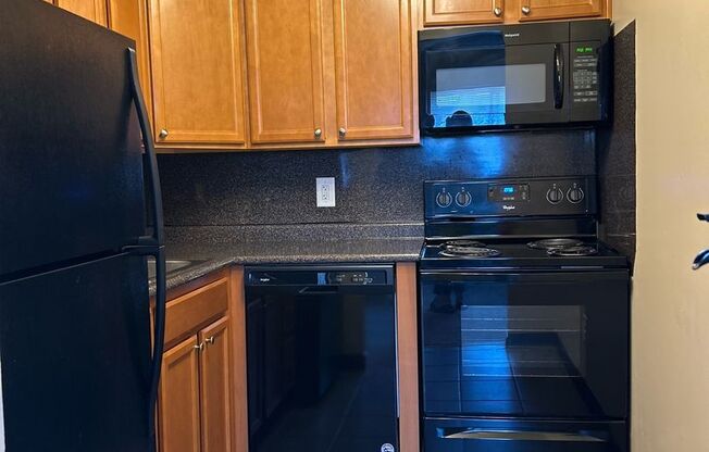 1 bed, 1 bath, 625 sqft, $1,275, Unit F11