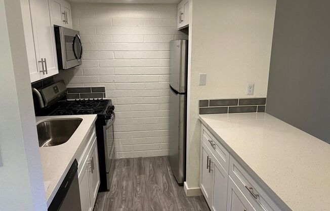 1 bed, 1 bath, 684 sqft, $1,340, Unit 112