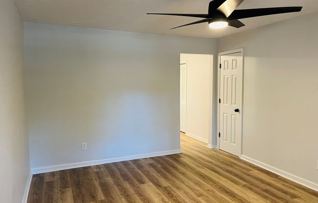 2 beds, 1 bath, $1,350, Unit 2135B