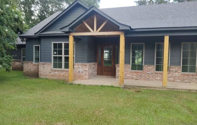 Charming 3 Bed 3 Bath Country Farm for Rent in Shreveport