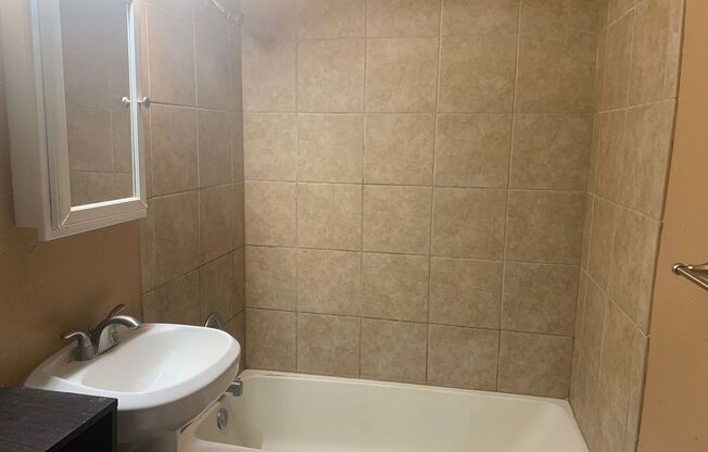 1 bed, 1 bath, 560 sqft, $999, Unit 205