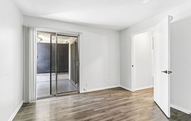 2 beds, 1 bath, 750 sqft, $1,698, Unit 209