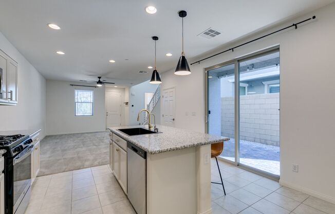 3 beds, 2.5 baths, $1,895